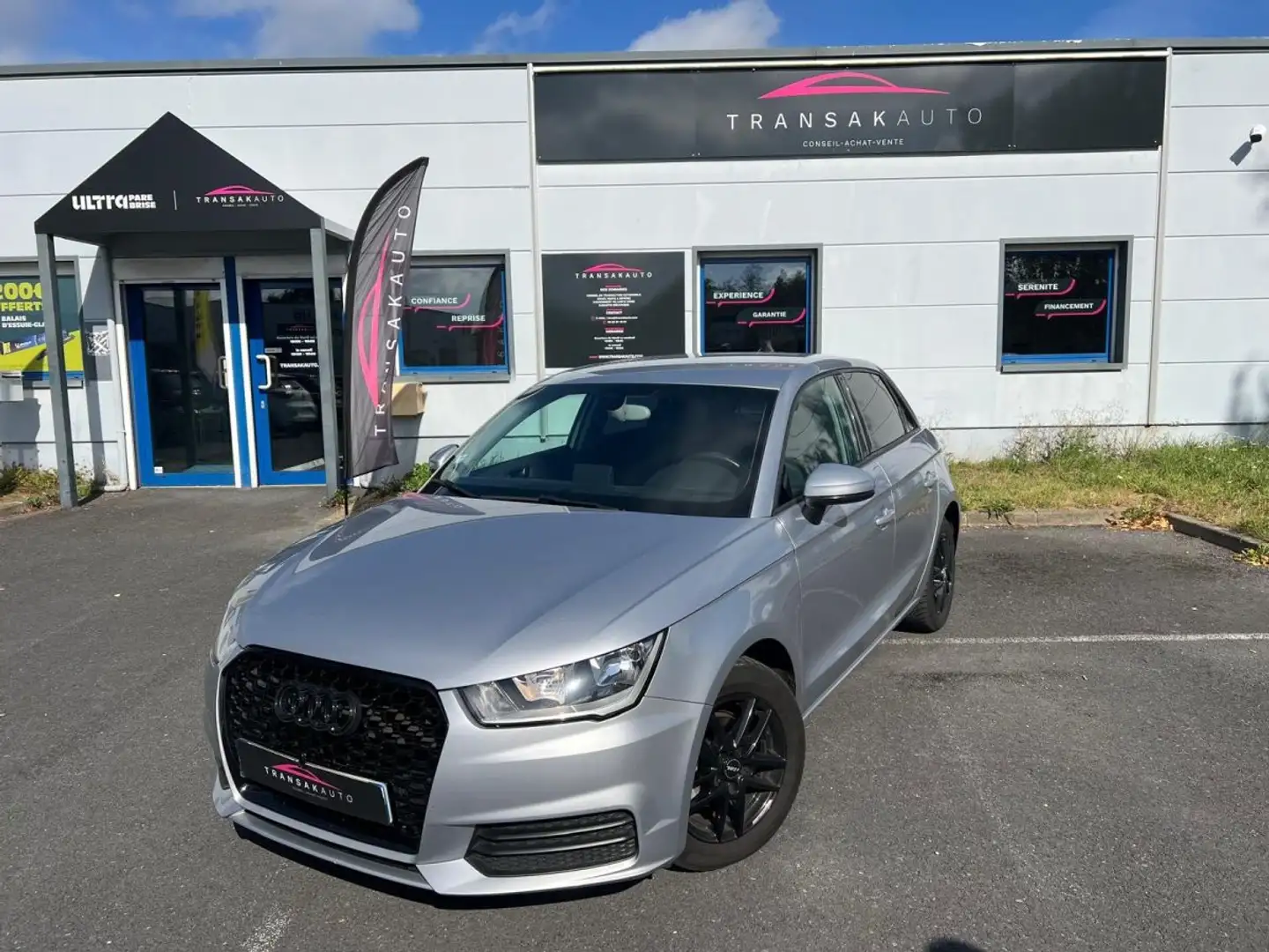 Audi A1 1.4 TDI 90 S line / GPS / SUIVIE ENTRETIEN Gris - 1