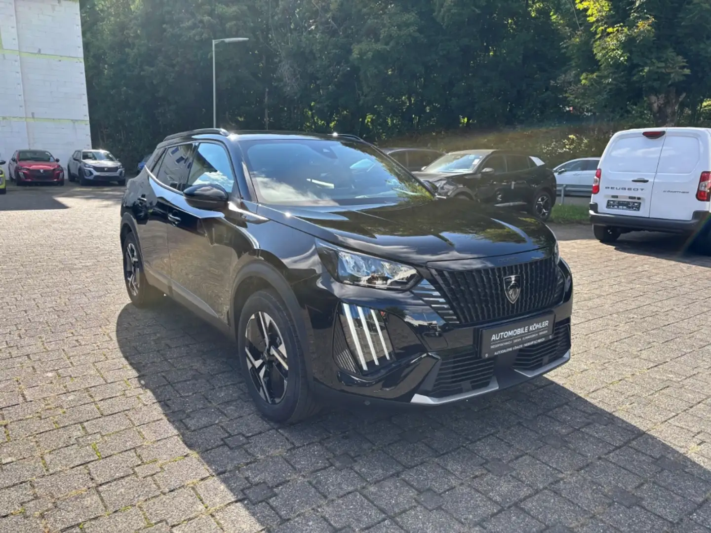 Peugeot 2008 e- Allure 156 LED SITZHEIZUNG Klimaautom. Zwart - 2