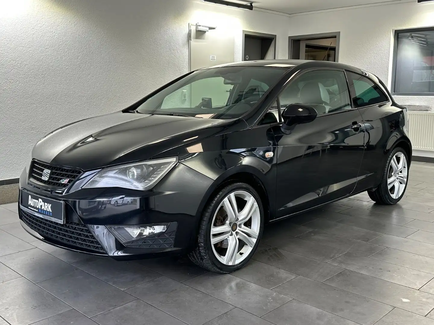 SEAT Ibiza SC Cupra Navi*Bi-Xenon Schwarz - 2