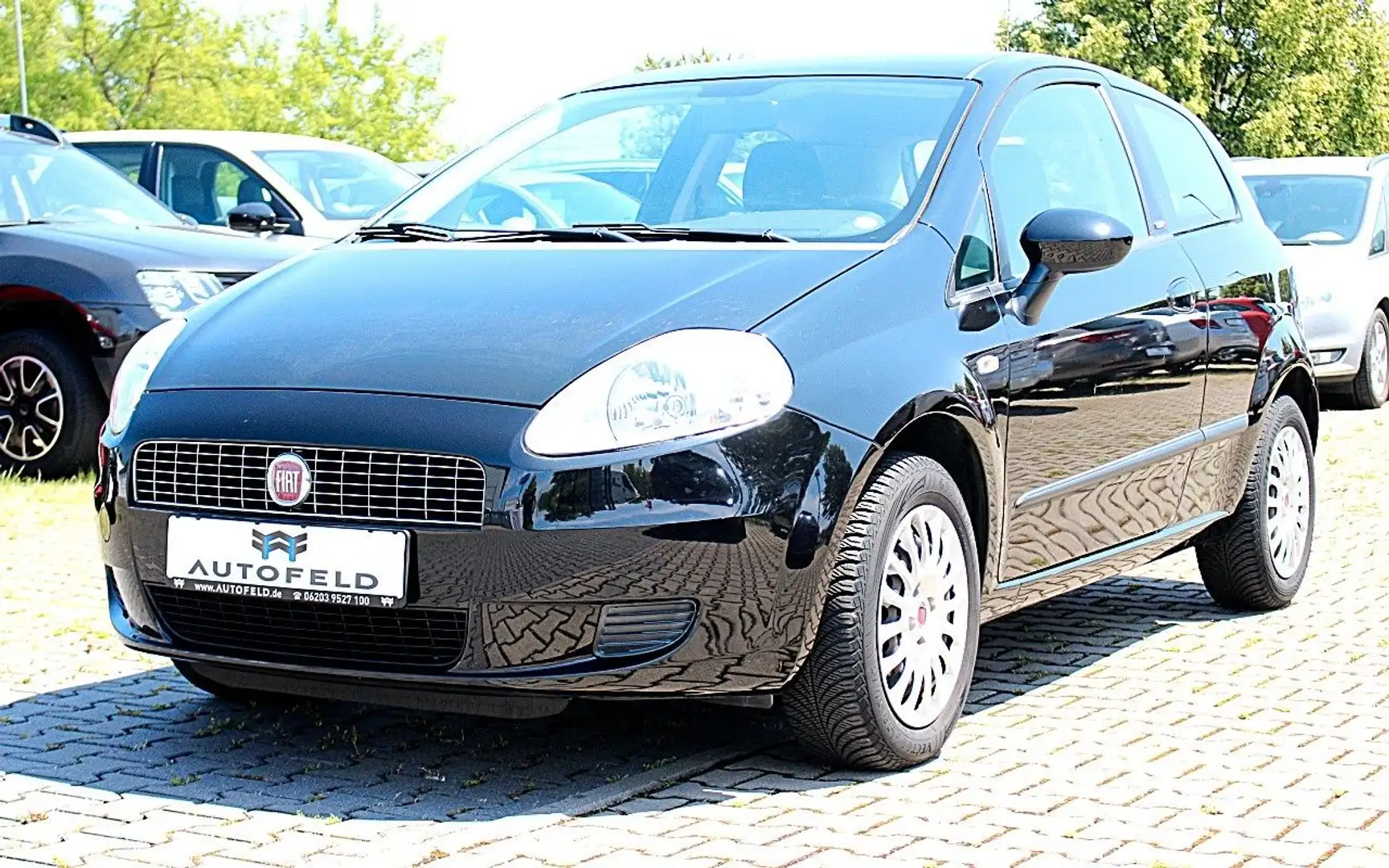 Fiat Grande Punto 1.4/VOLL SHEFT/ALLWETTER/1HD/ Schwarz - 1