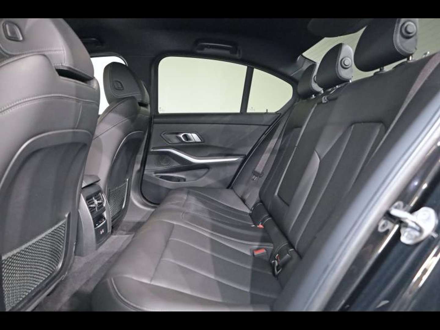 BMW Série 3 318i Luxury Line - 2022 - Joinsteer - #8