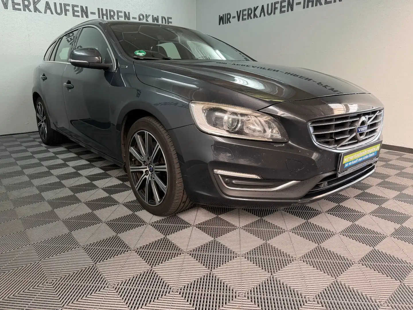 Volvo V60 Kombi Summum AWD Twin engine Defekt Gris - 1