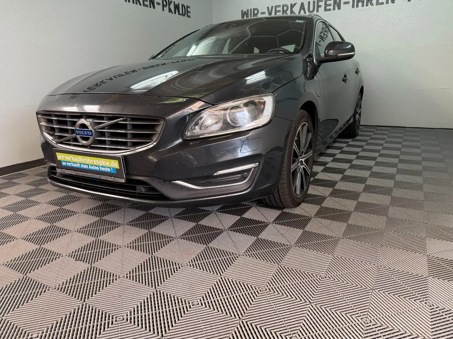 Volvo V60 Kombi Summum AWD Twin engine Defekt Gris - 2