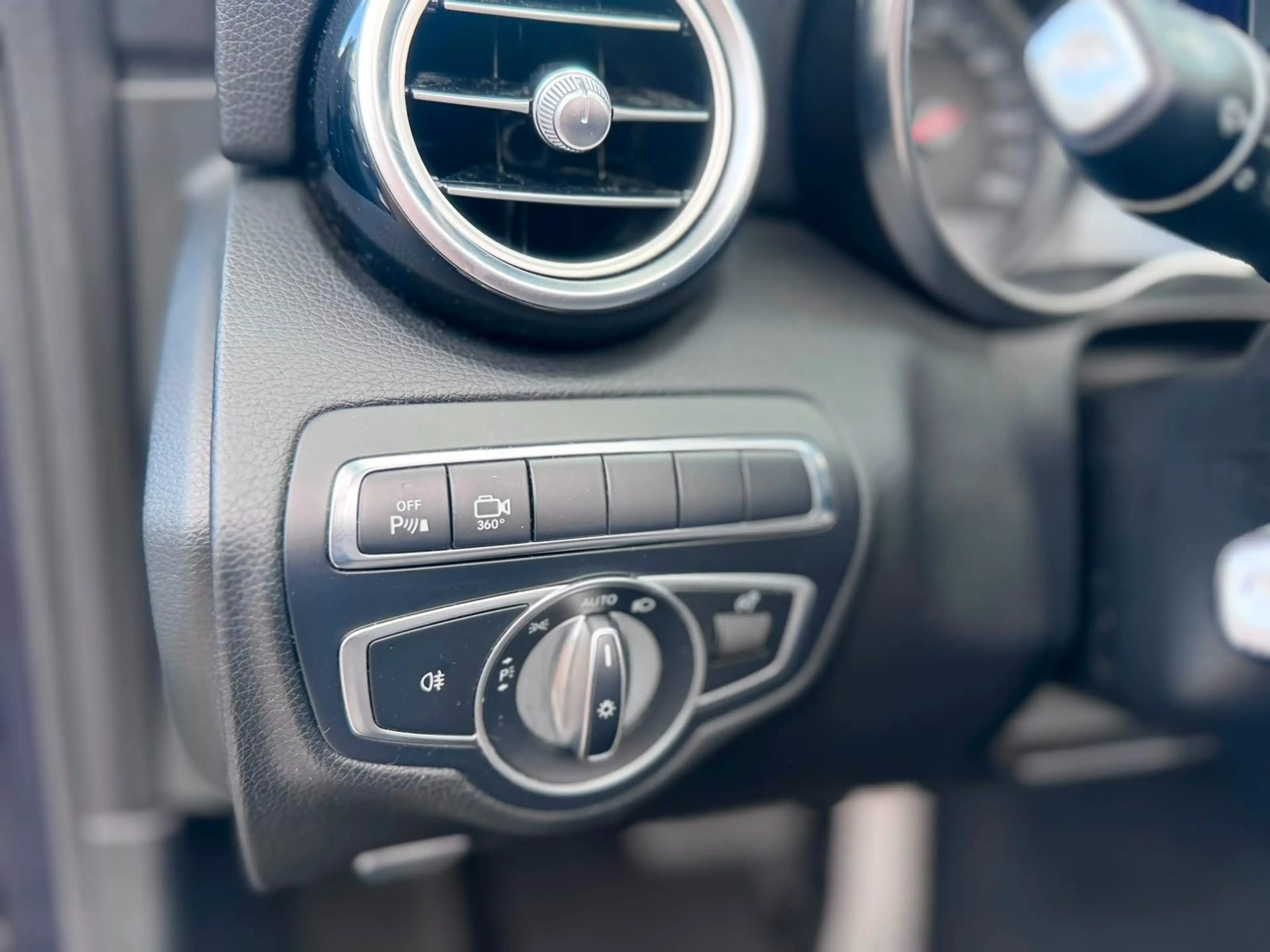 Mercedes-Benz C 220 Cabrio 360°K. Burmester Led Facelift AMG — photo 27