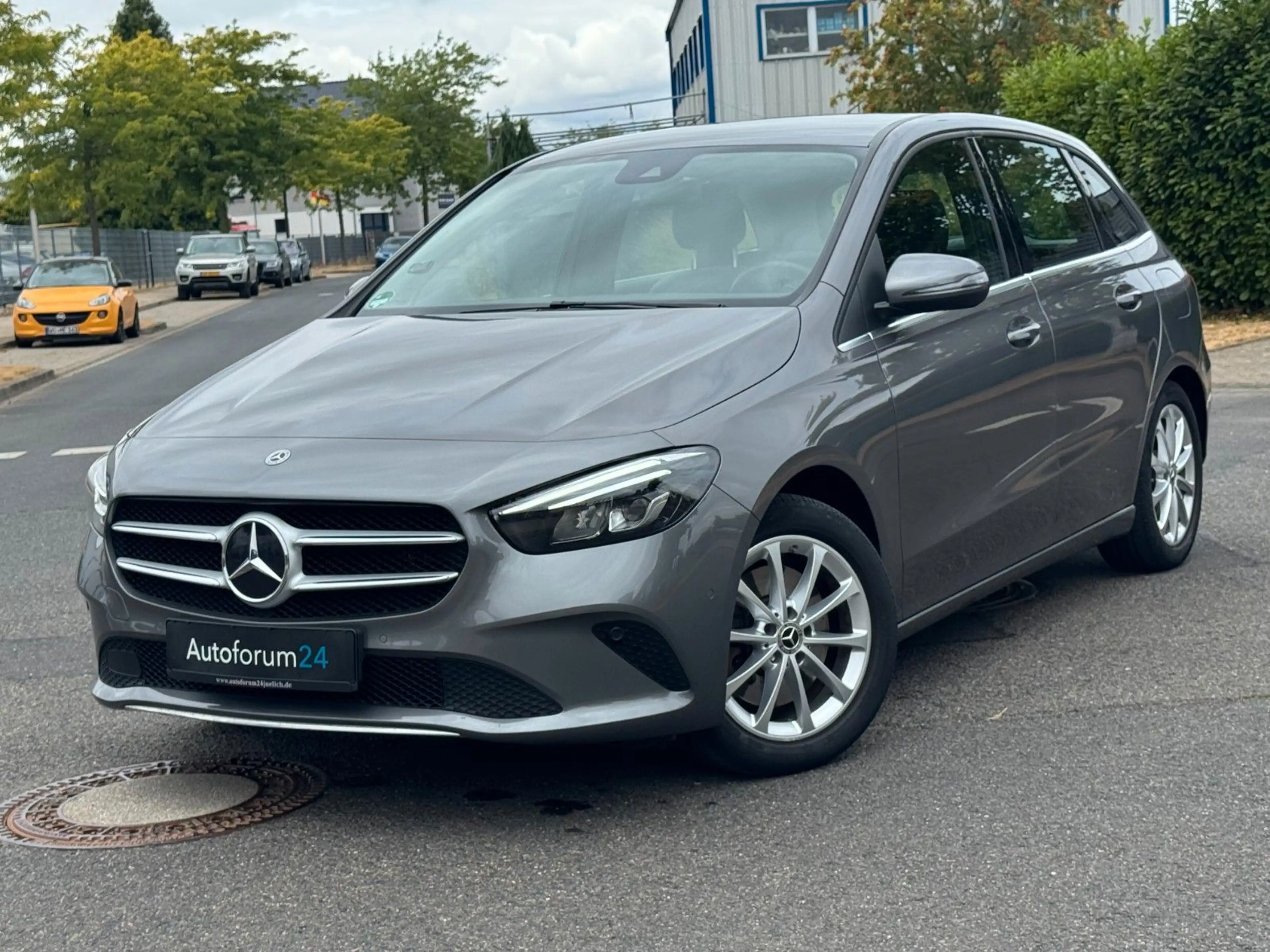 Mercedes-Benz B 250 e *Autom.*Navi*CarPlay*Kamera*SHZ*1-Hand*
