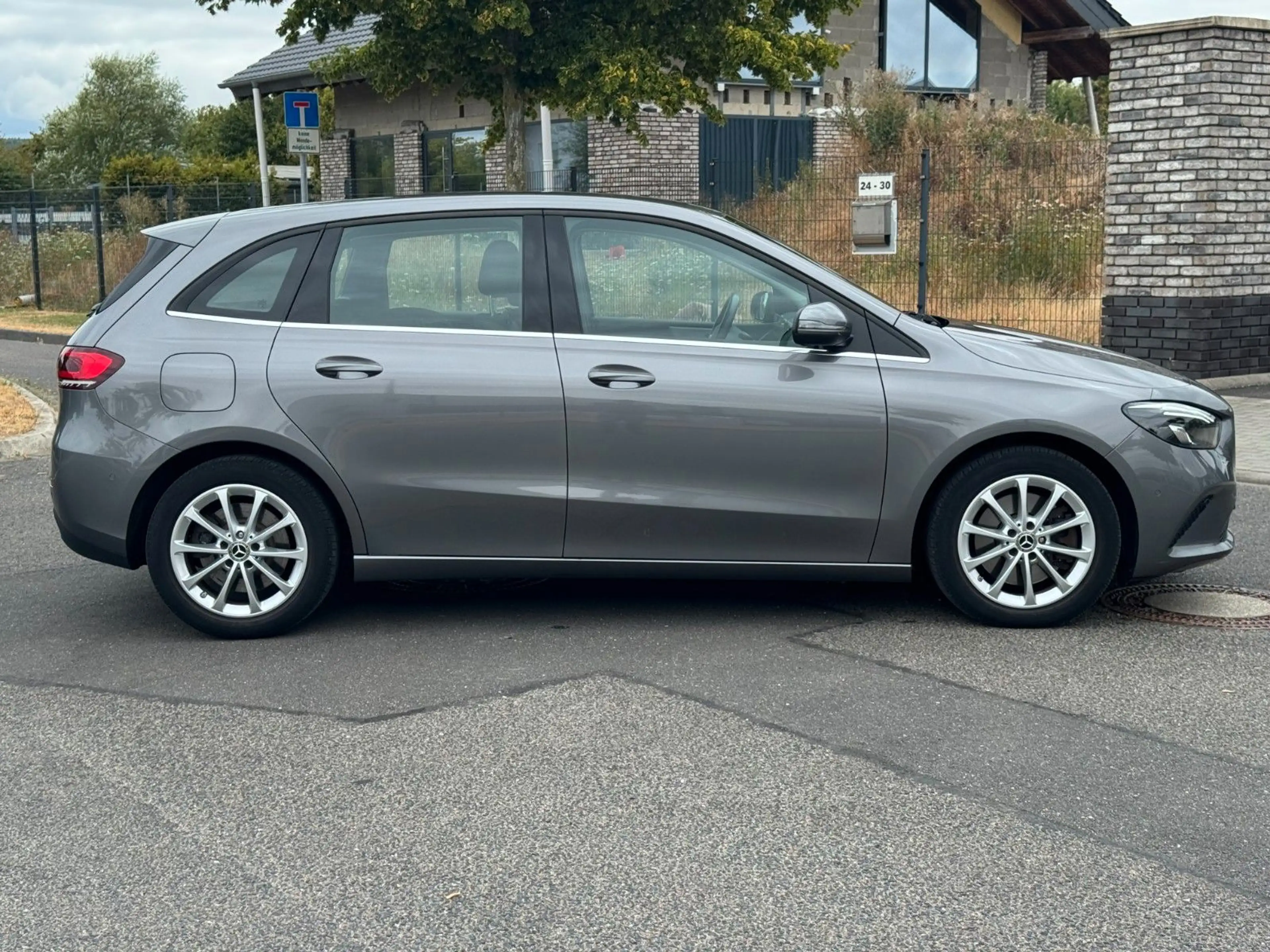 Mercedes-Benz B 250 e *Autom.*Navi*CarPlay*Kamera*SHZ*1-Hand* — photo 6
