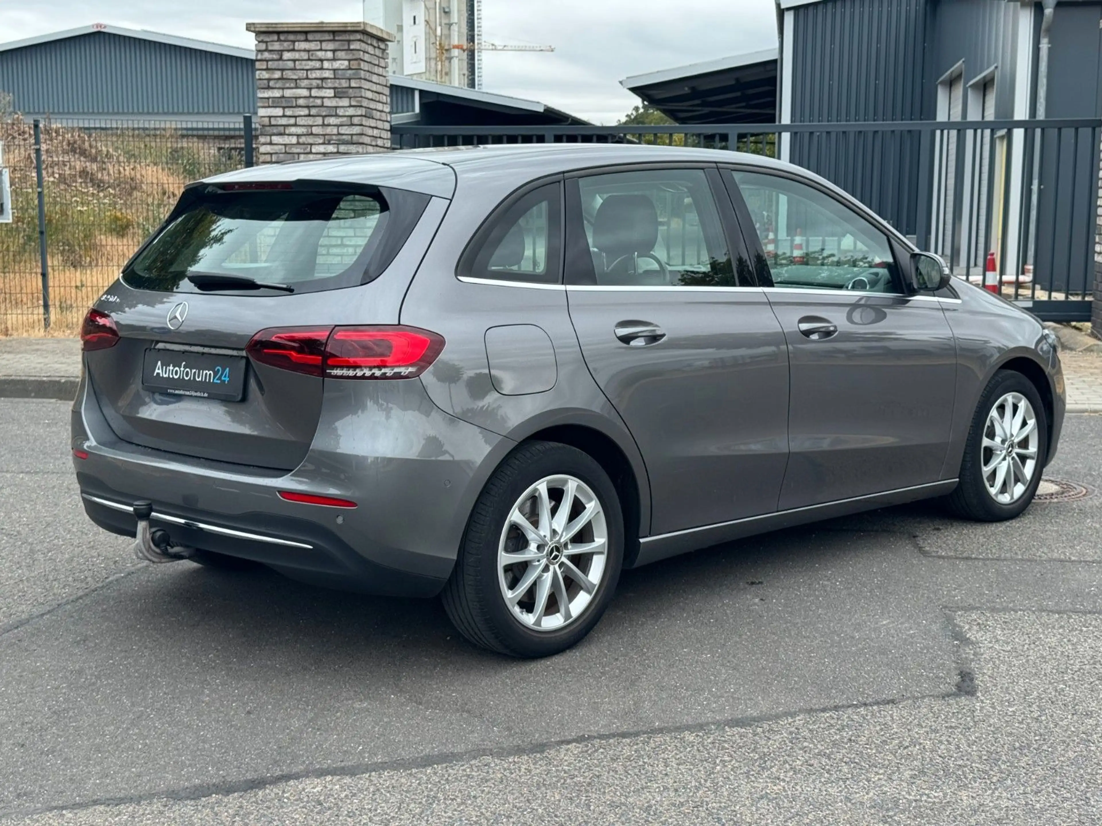 Mercedes-Benz B 250 e *Autom.*Navi*CarPlay*Kamera*SHZ*1-Hand* — photo 5