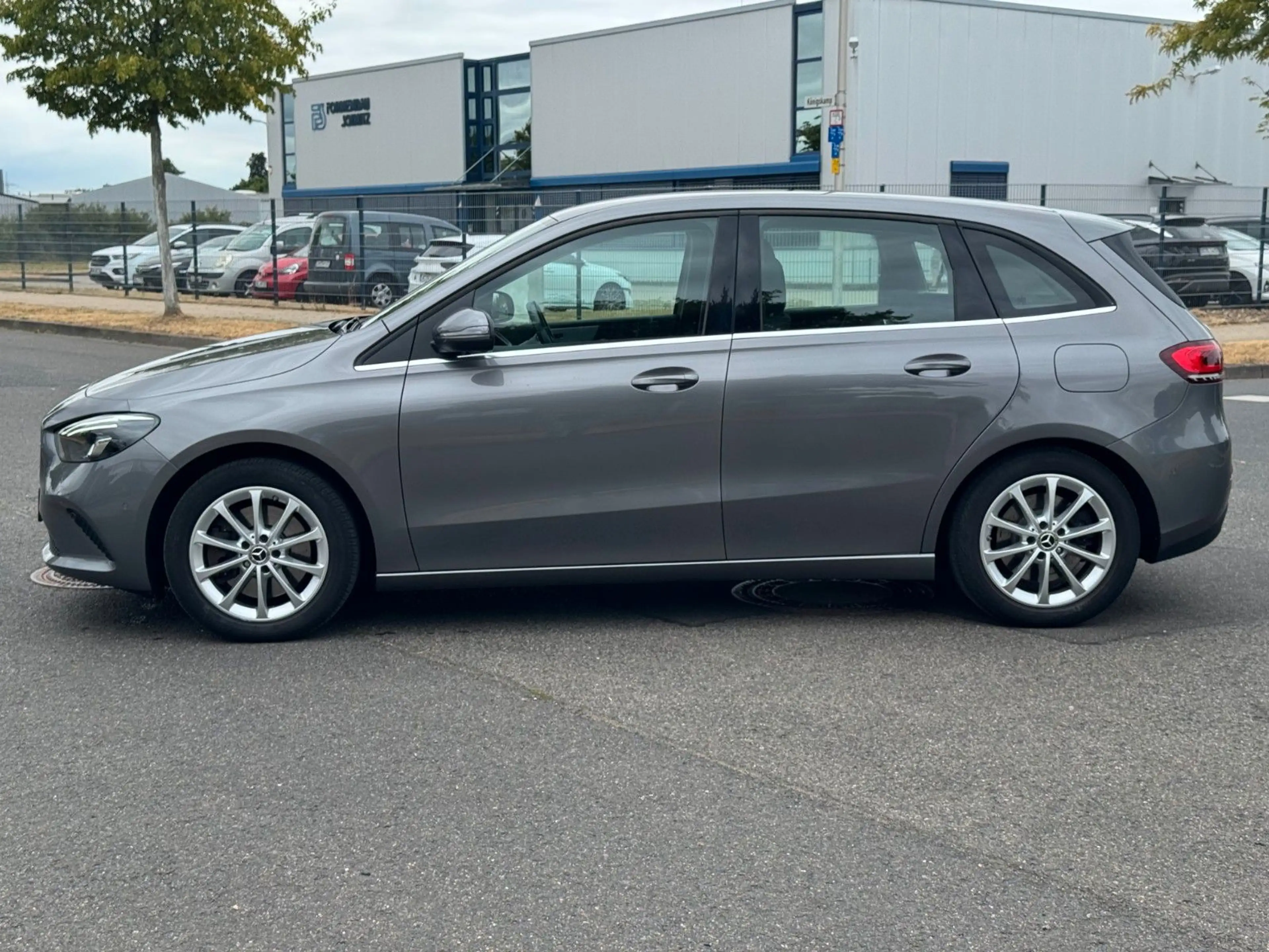 Mercedes-Benz B 250 e *Autom.*Navi*CarPlay*Kamera*SHZ*1-Hand* — photo 2