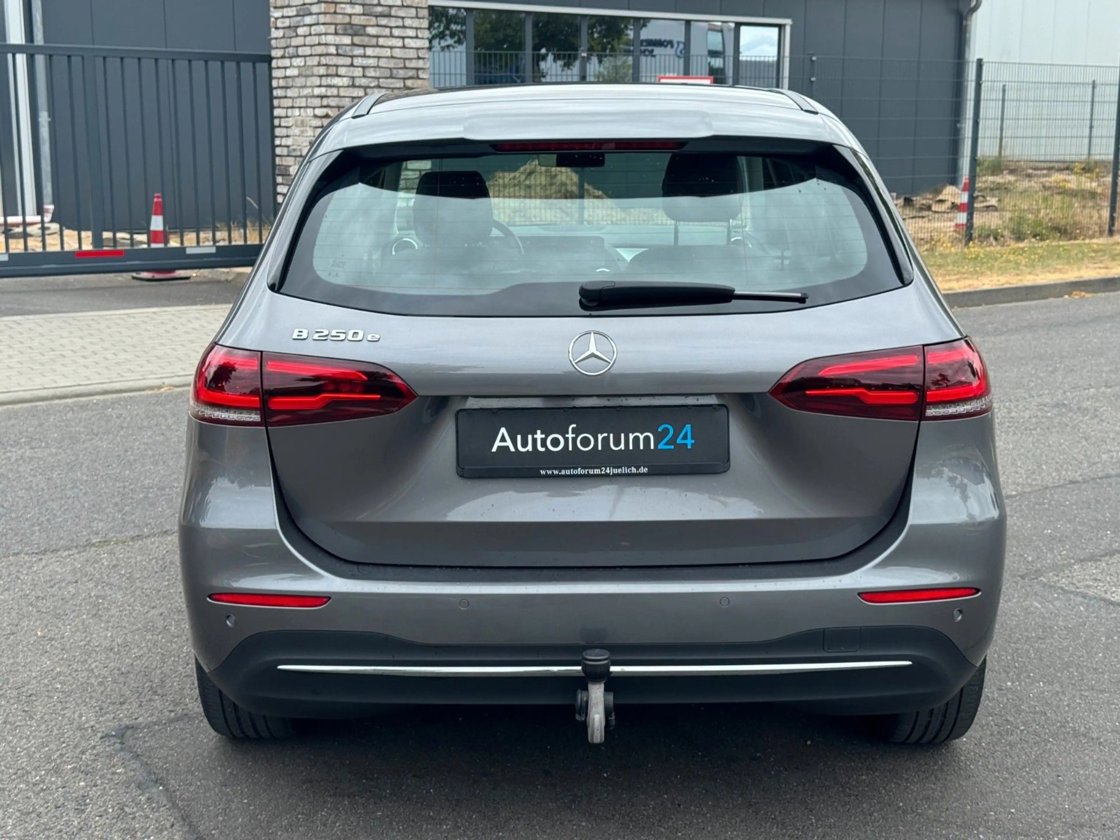 Mercedes-Benz B 250 e *Autom.*Navi*CarPlay*Kamera*SHZ*1-Hand* — photo 4
