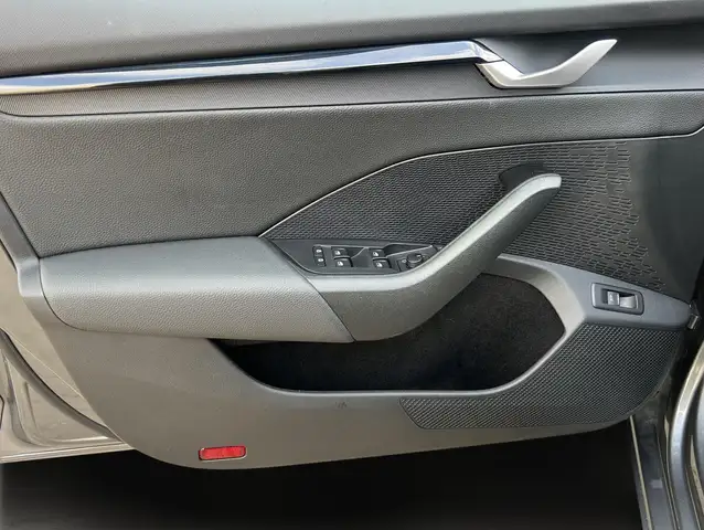 Skoda Octavia view 6