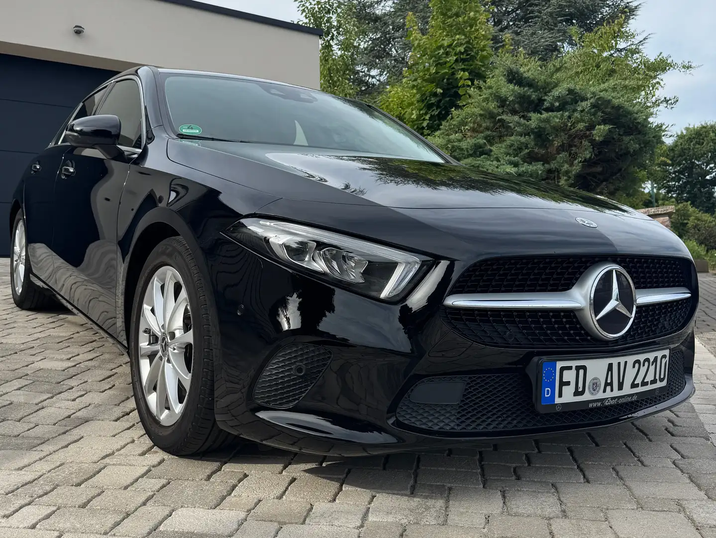 Mercedes-Benz A 180 A 180 Progressive Schwarz - 1