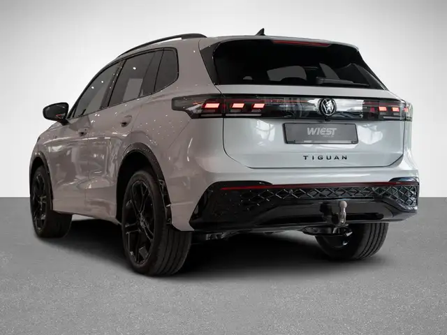 Volkswagen Tiguan view 4