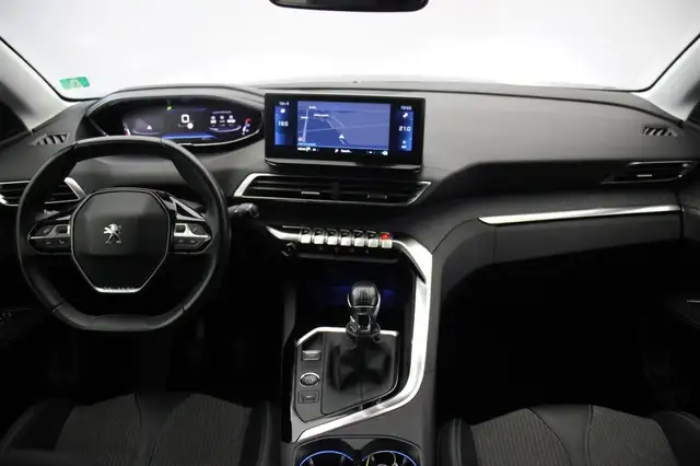 Peugeot 3008 view 2
