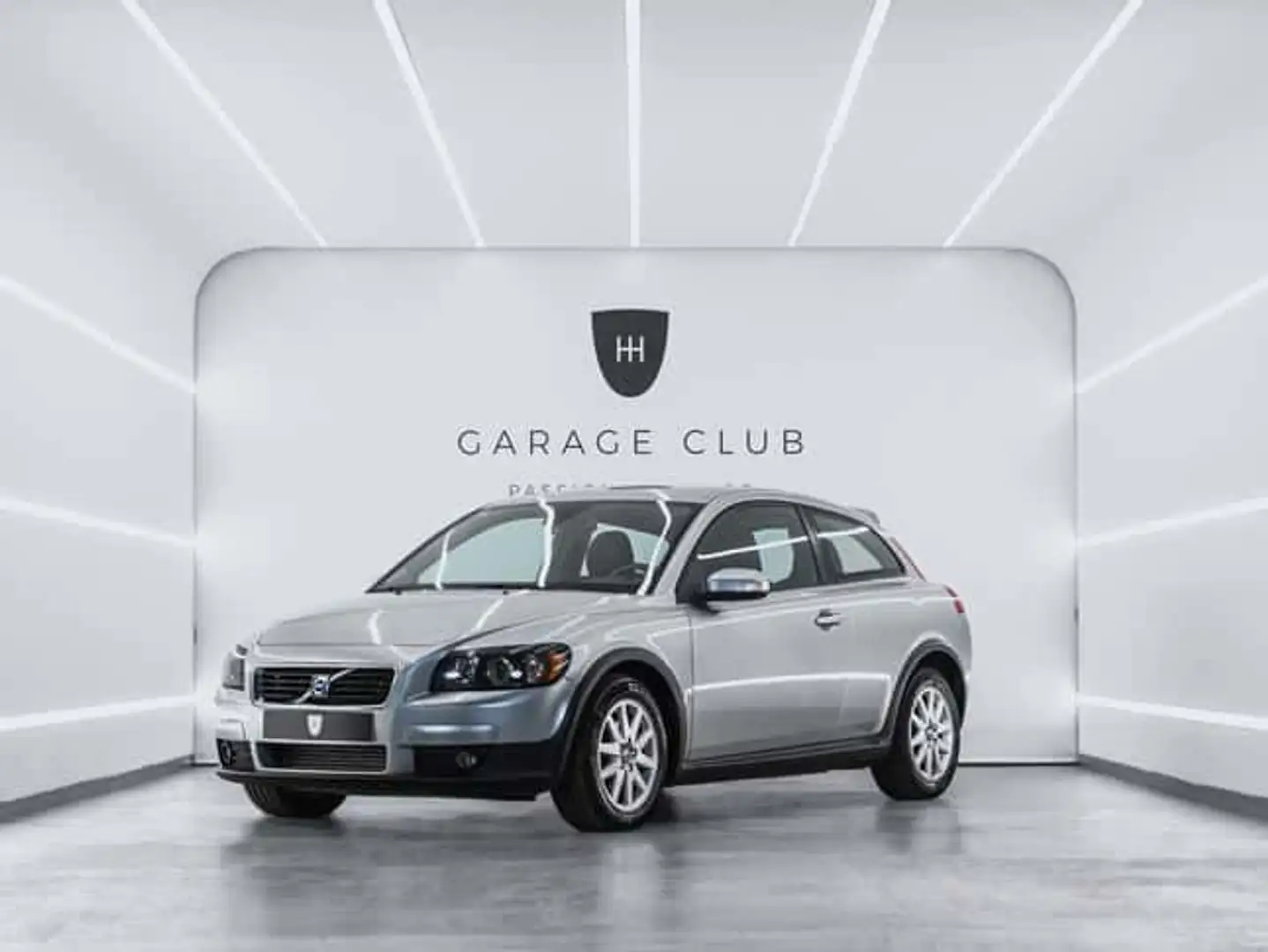 Volvo C30 2.0D Momentum - 1