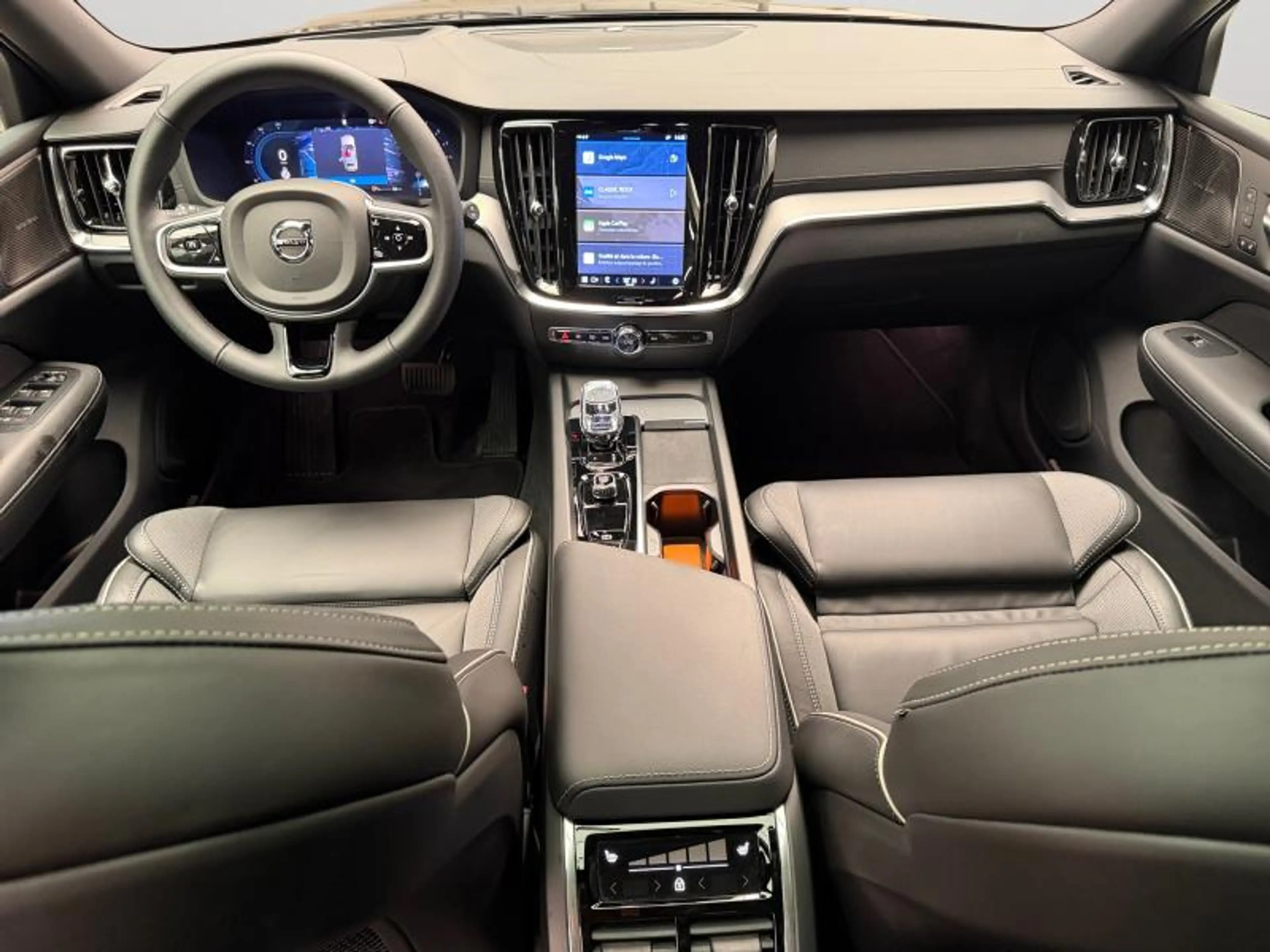 Volvo V60 B4 Ultra Dark / Essence — photo 3