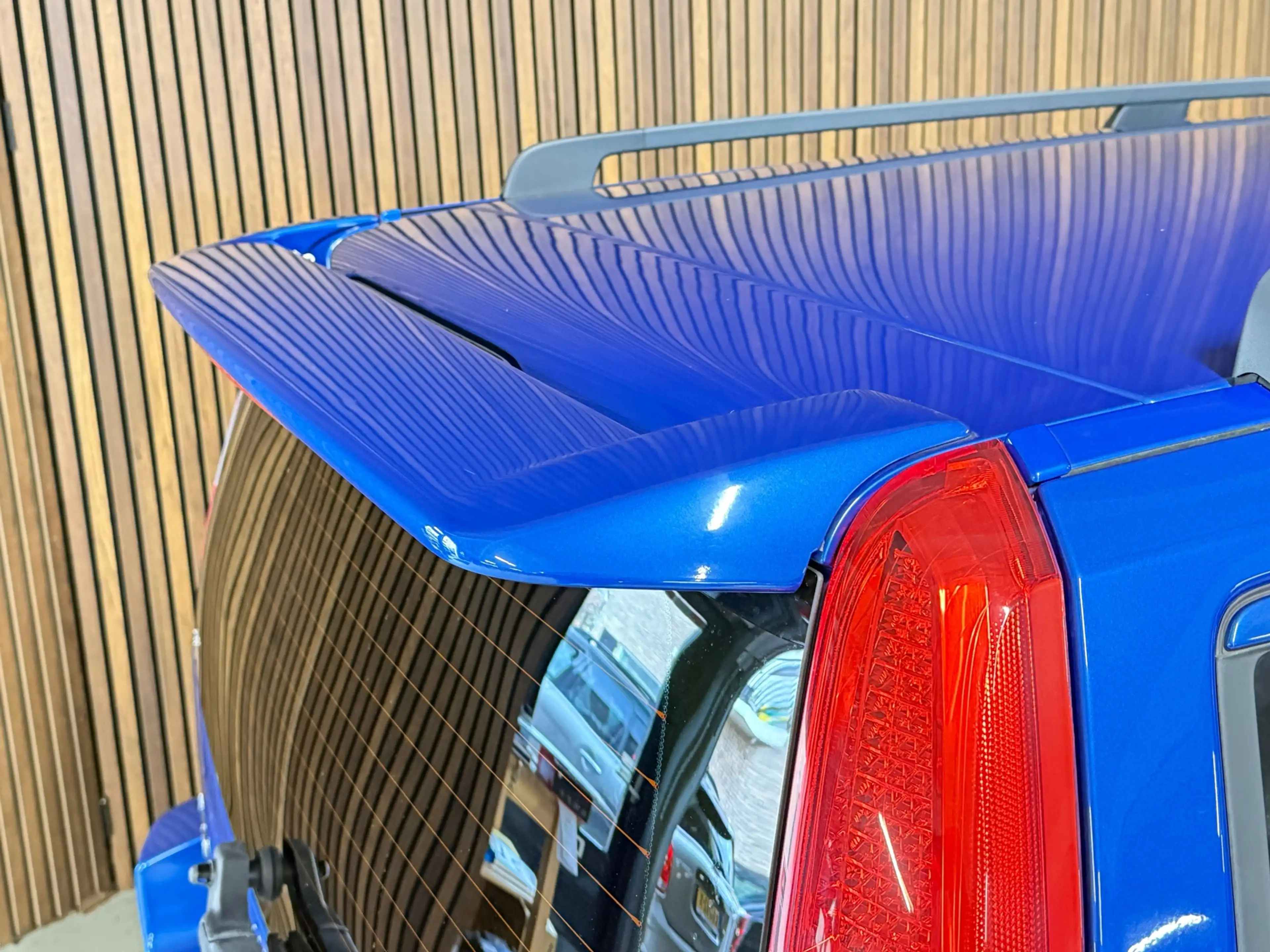 Volvo V70 2.5 R - Sonic Blue — photo 12