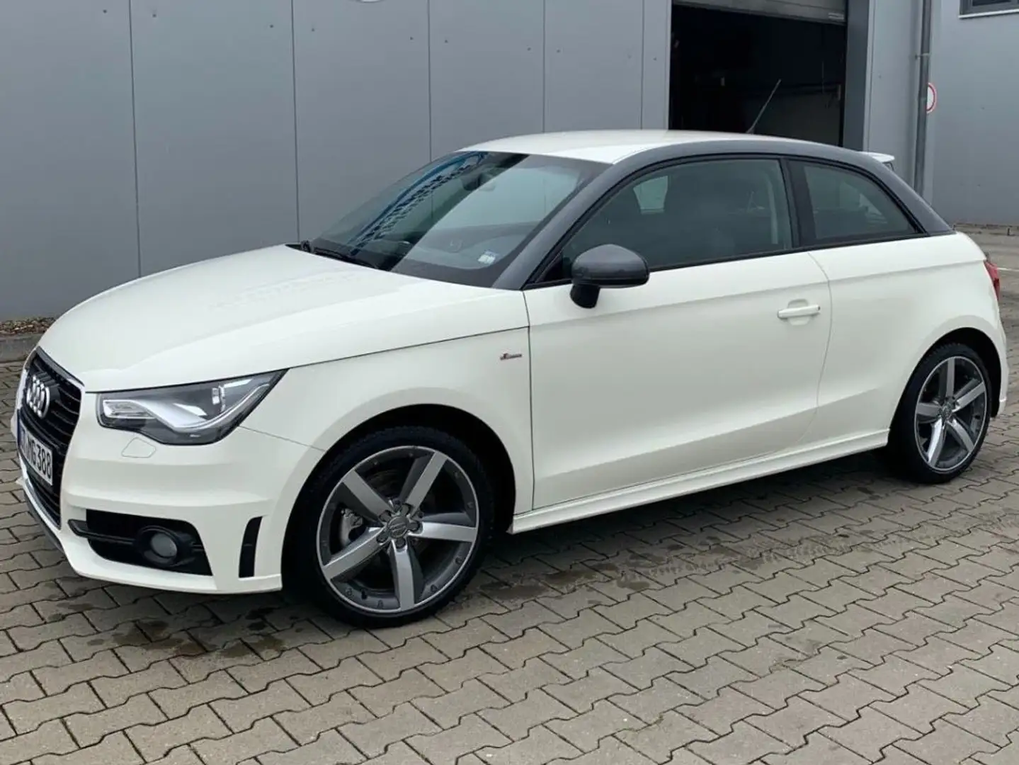 Audi A1 A1 1.6 TDI S line Sportpaket Weiß - 1