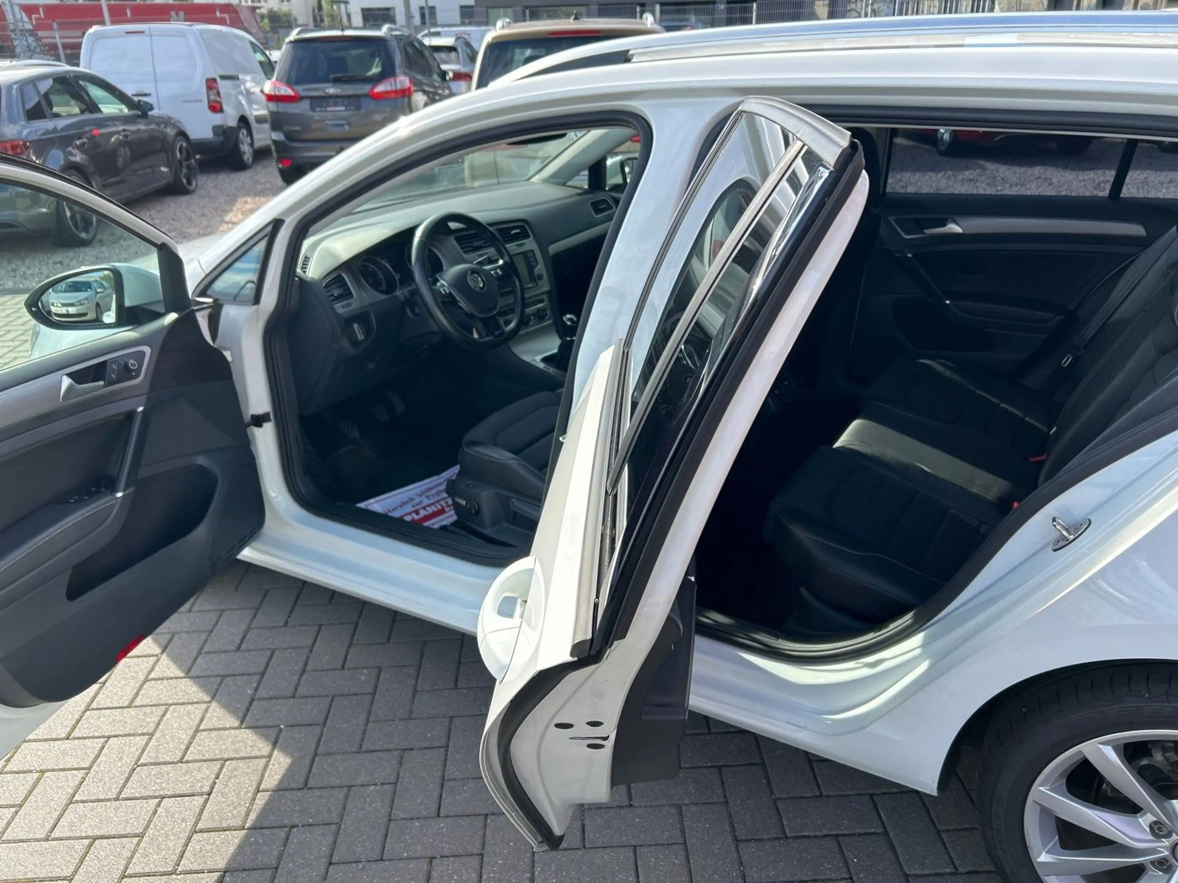 Volkswagen Golf Comfortline BMT / Xenon / Teilleder / 8xAlufelgen — photo 10