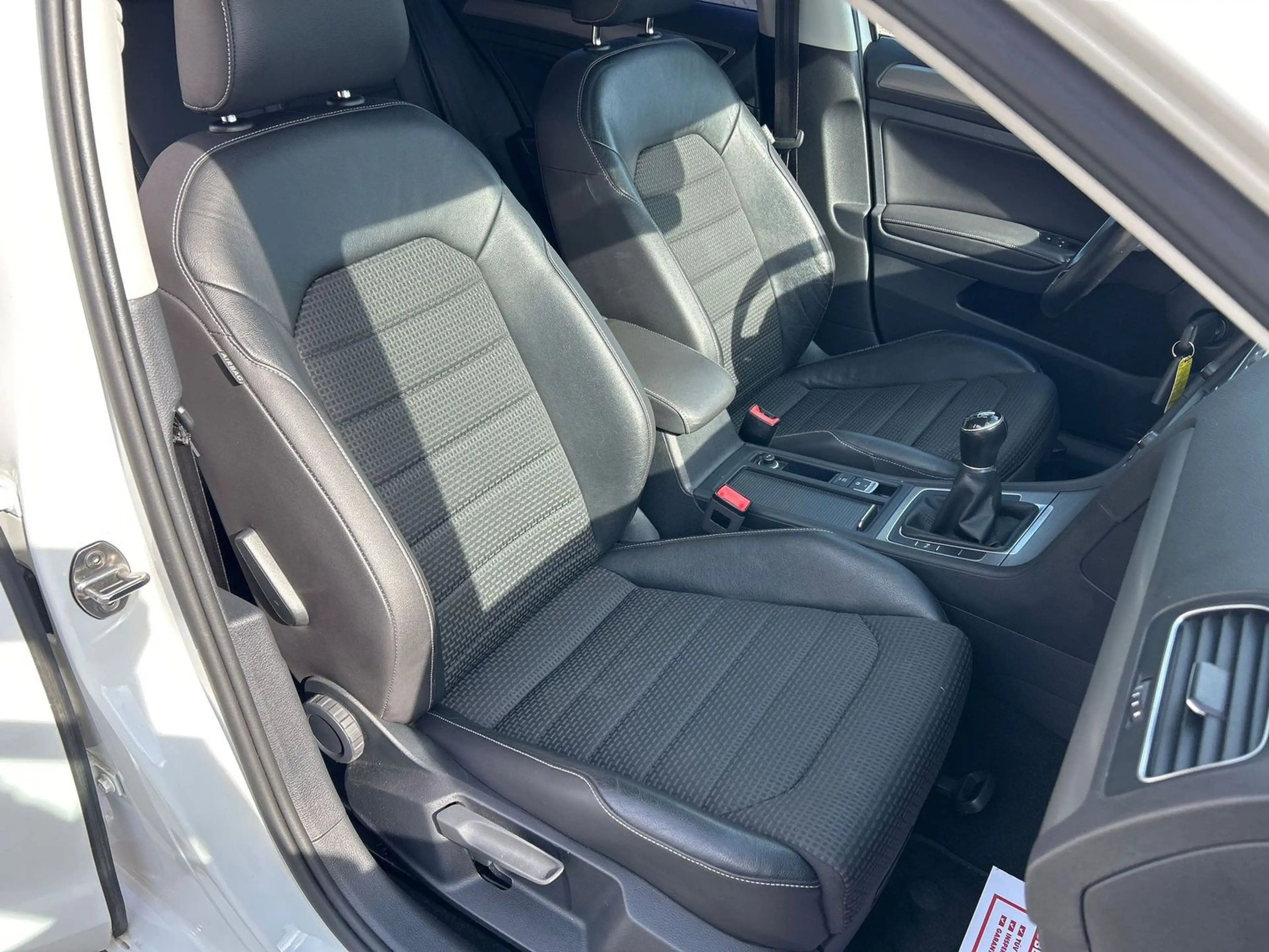 Volkswagen Golf Comfortline BMT / Xenon / Teilleder / 8xAlufelgen — photo 8