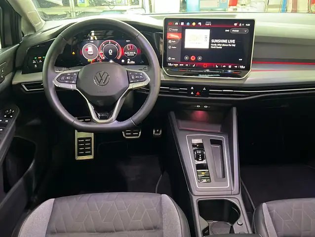 Volkswagen Golf view 3