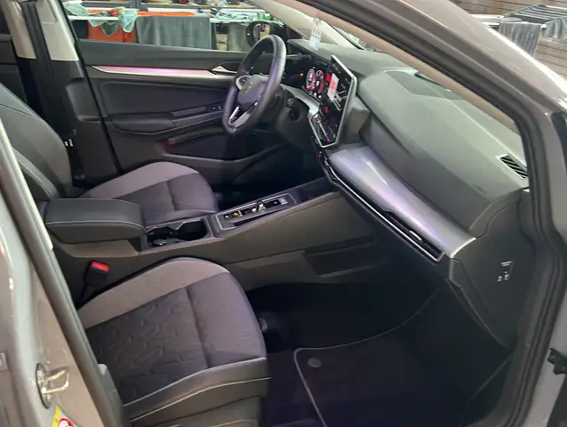 Volkswagen Golf view 17
