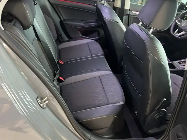 Volkswagen Golf view 16
