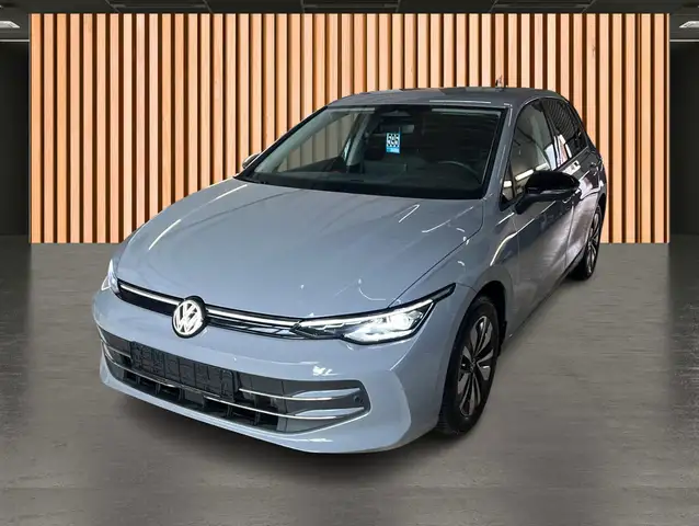 Volkswagen Golf view 2