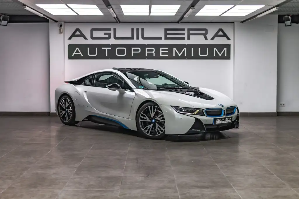 BMW i8 2016 из Европы — купить под ключ