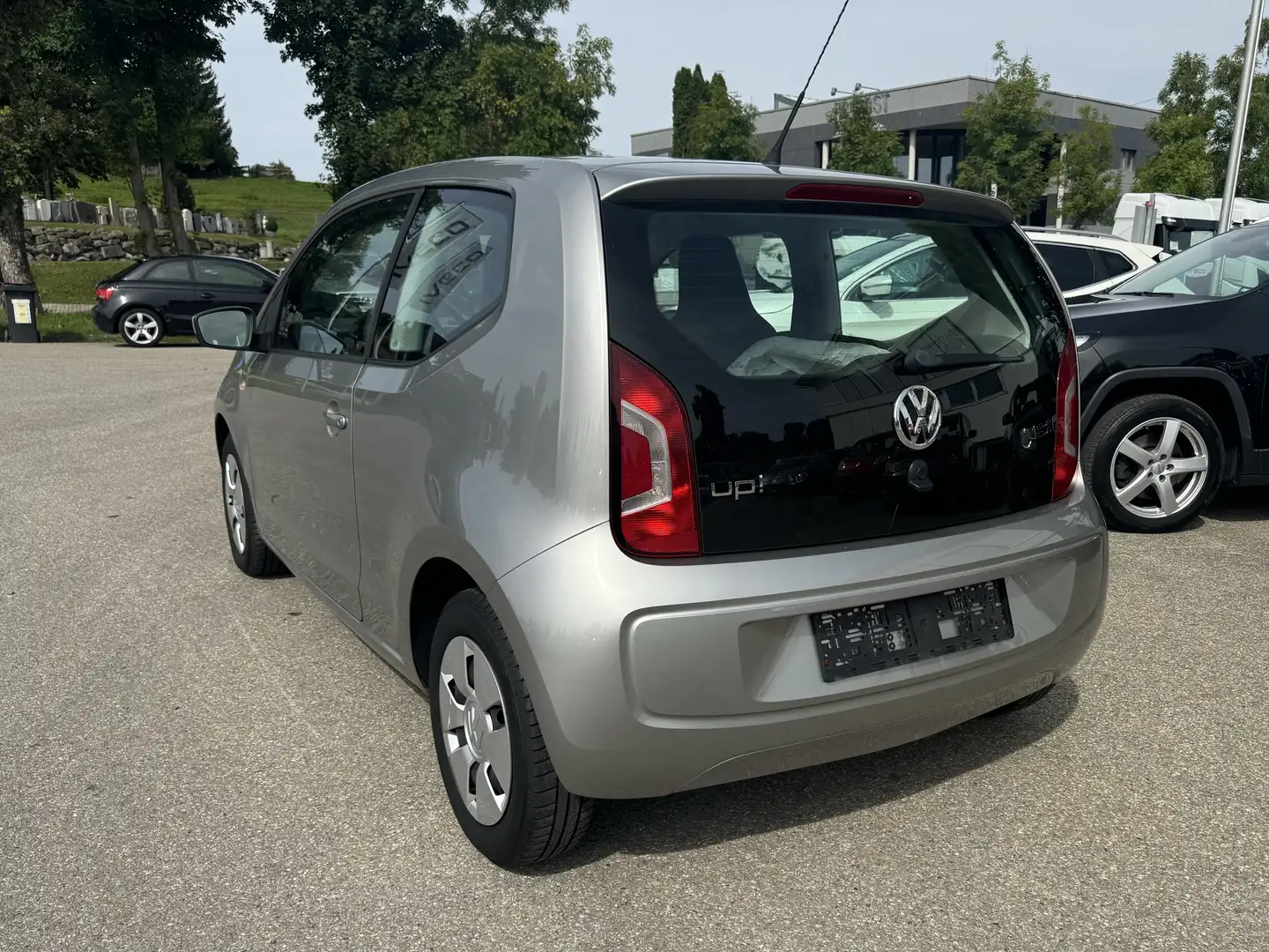 Volkswagen up! move up! TÜV+Service NEU* SHZ* 8-FACH* 44KW* Gris - 2