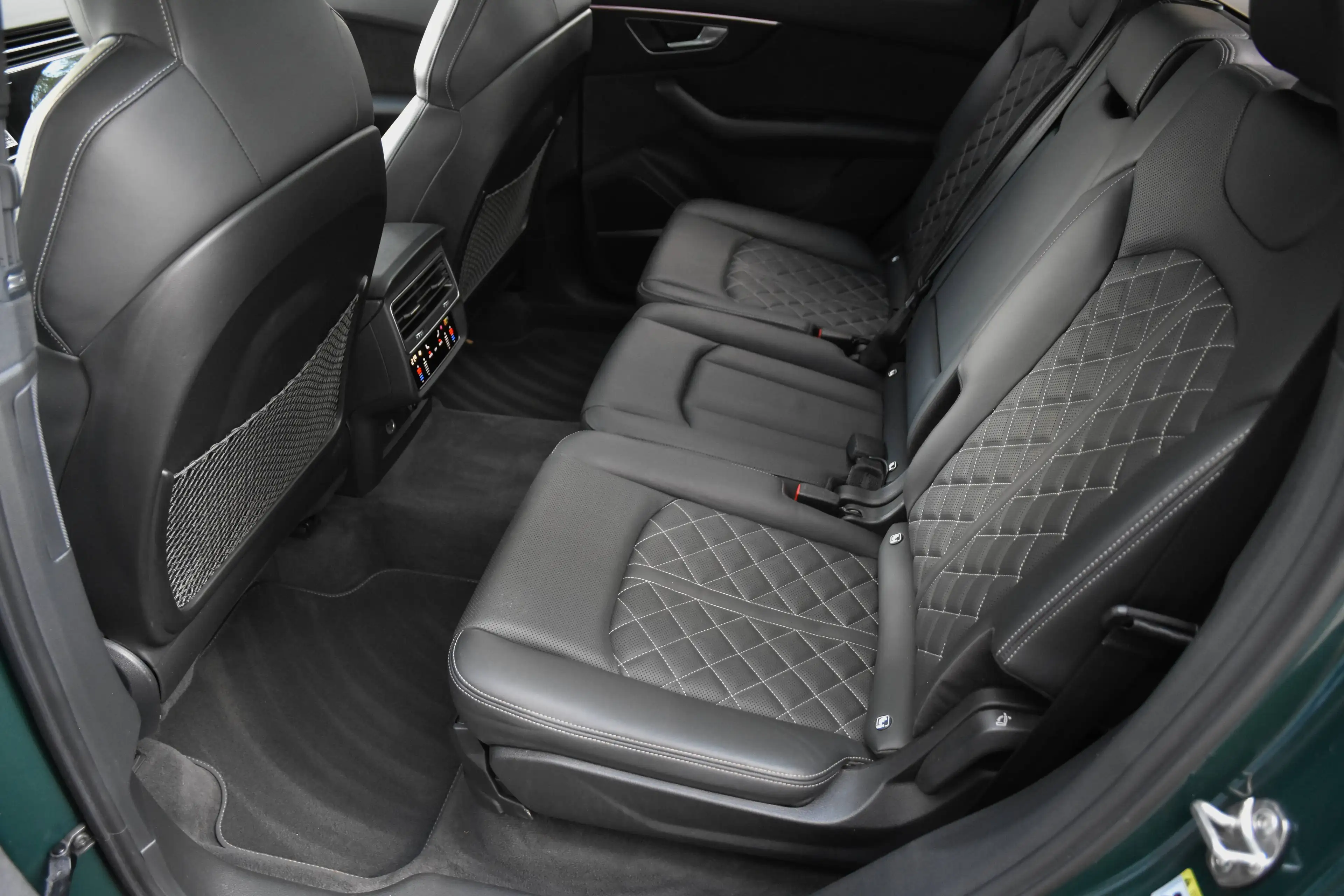 Audi SQ7 4.0 TFSi V8 QUATTRO TIPTRONIC *** GOODWOOD GREEN PEARL *** — photo 12