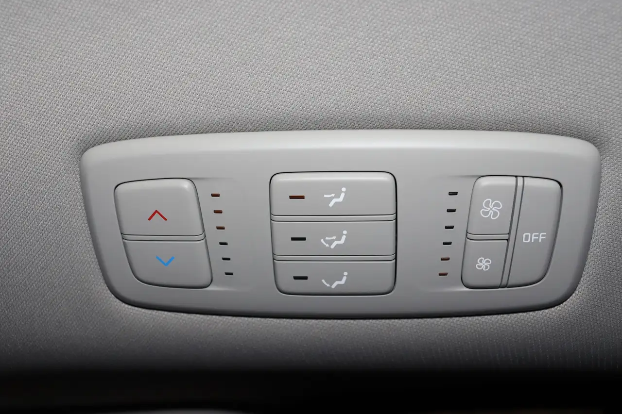 Kia Carnival снимка Kia Carnival