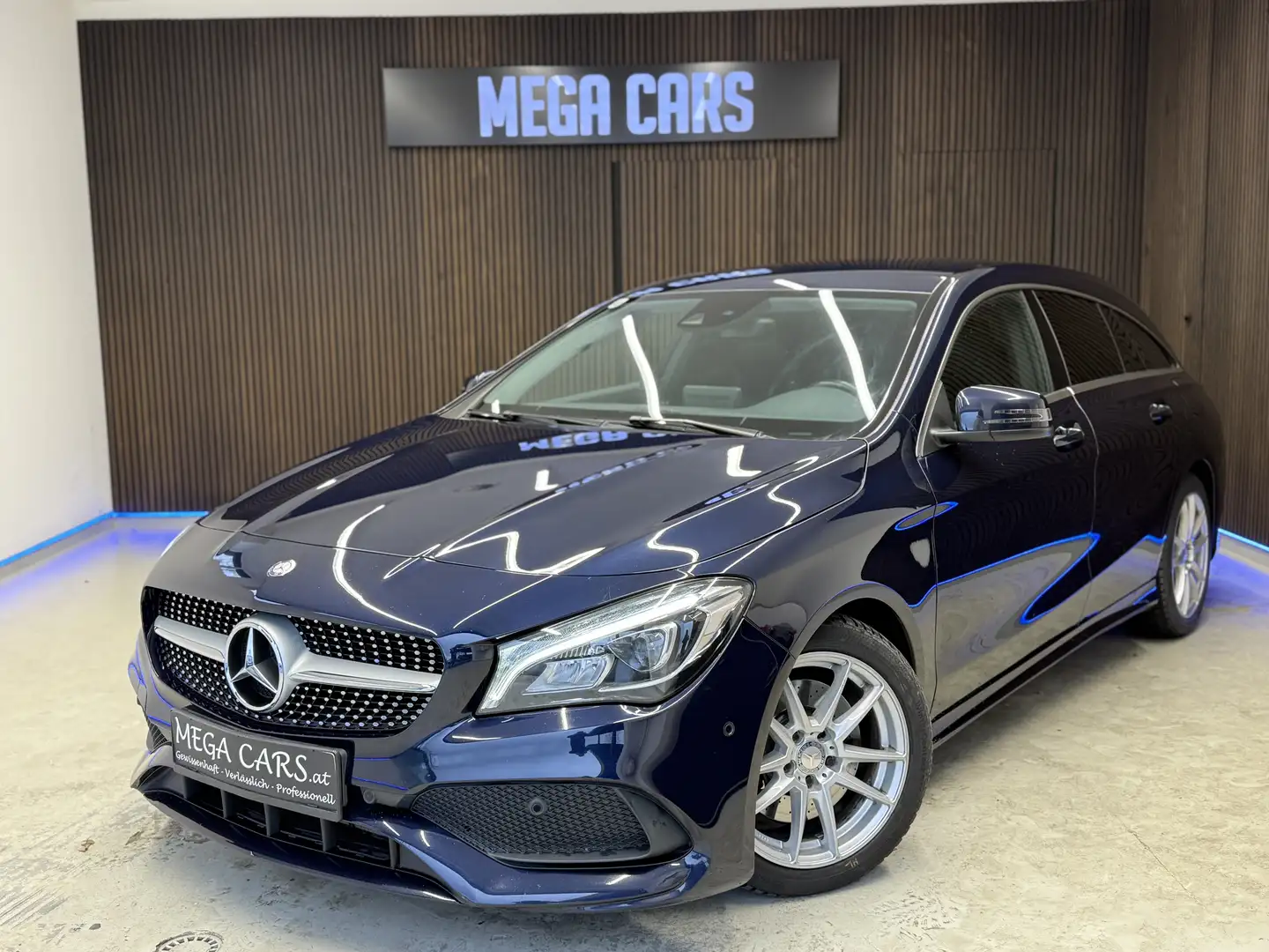 Mercedes-Benz CLA 220 CDI / d 4Matic Blau - 1