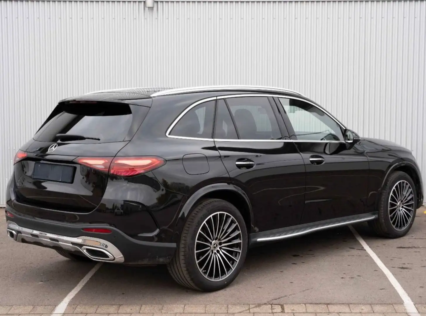 Mercedes-Benz GLC 220 GLC 220 d AMG Premium Plus 4matic Panorama auto Schwarz - 2