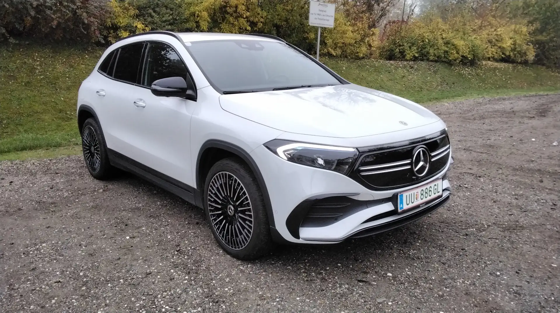 Mercedes-Benz EQA 300 4MATIC 66,5kWh Aut. AMG Line, Innen/Außen Alb - 1