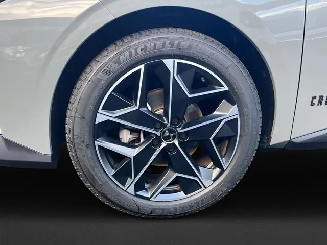 DS Automobiles DS 4 view 9