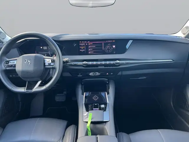 DS Automobiles DS 4 view 11