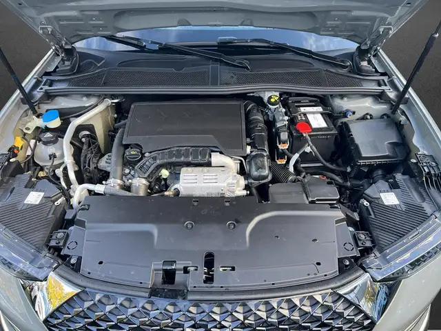 DS Automobiles DS 4 view 7