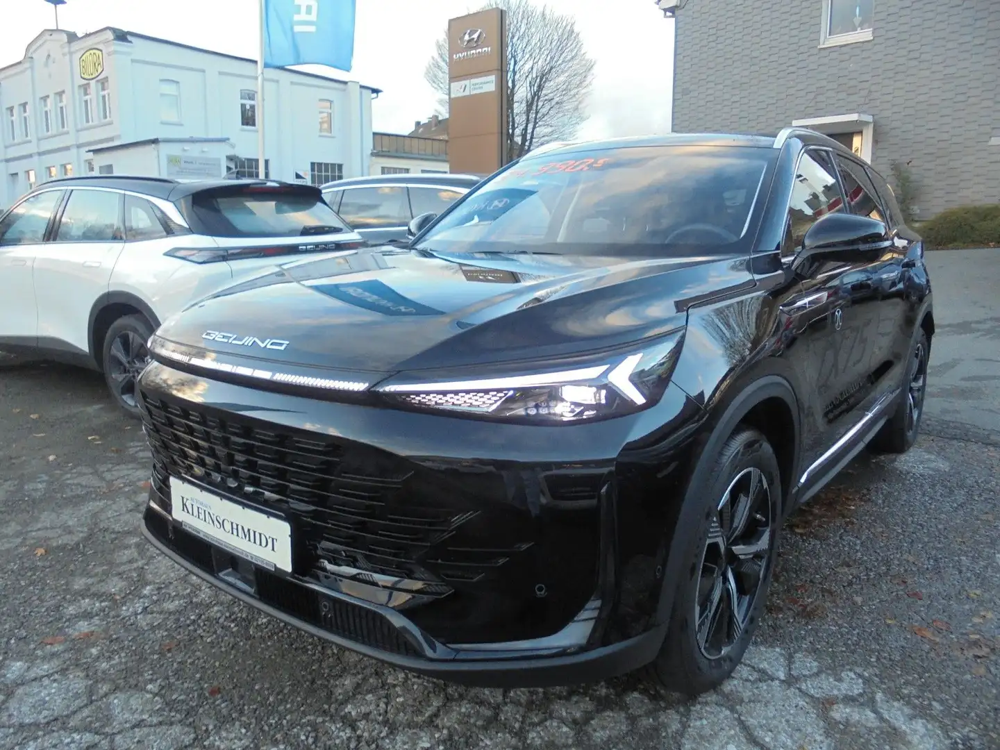 BAIC X75 1.5 T-GDI 360° auch in WEIß oder SILBER Schwarz - 1