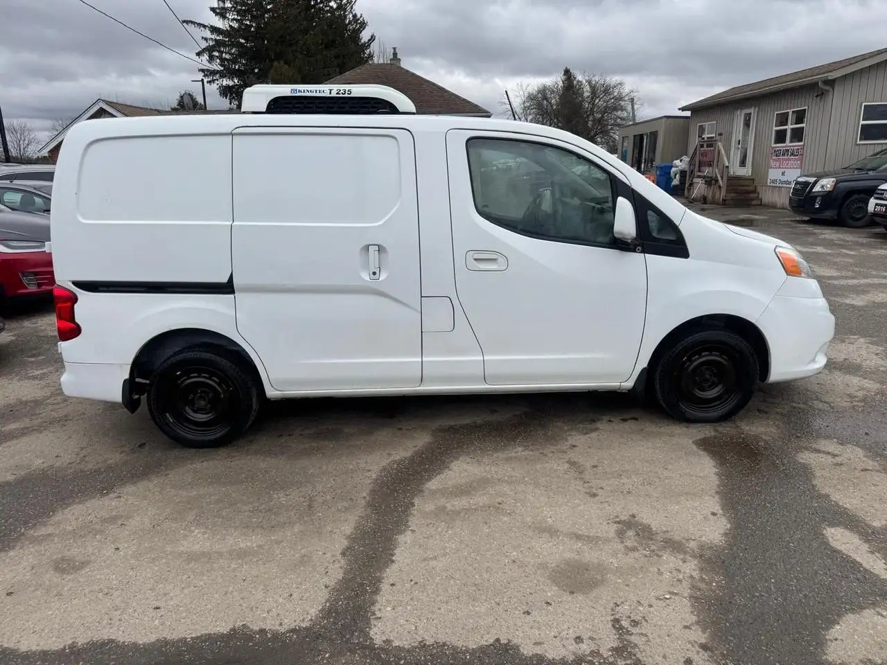 Nissan NV200 снимка Nissan NV200