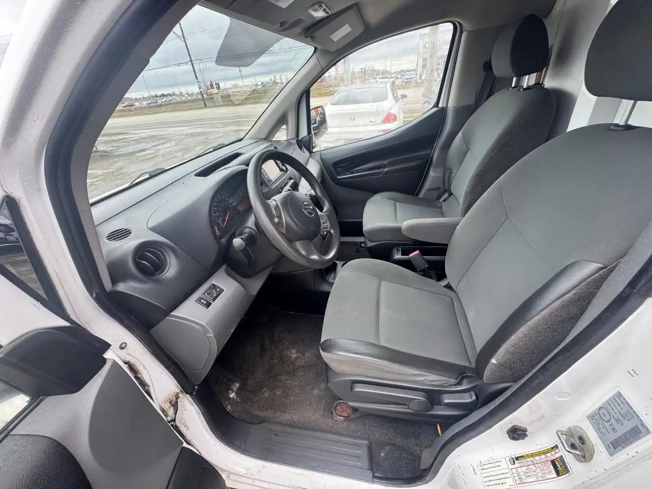 Nissan NV200 снимка Nissan NV200