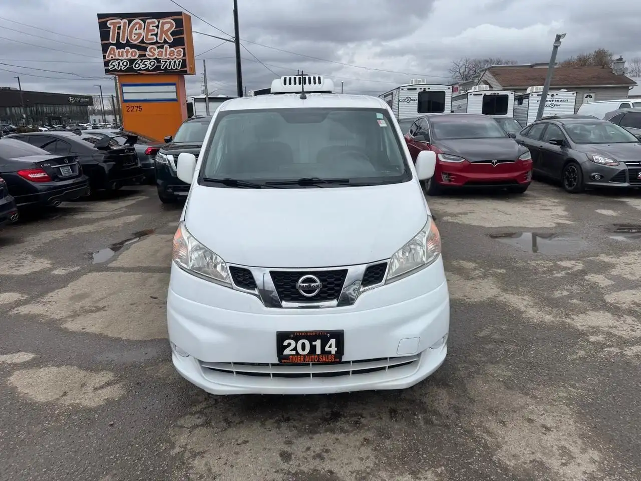 Nissan NV200 снимка Nissan NV200