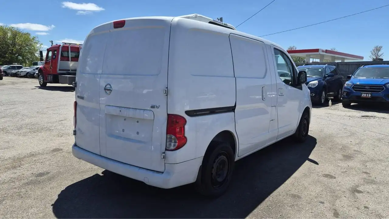 Nissan NV200 photo Nissan NV200