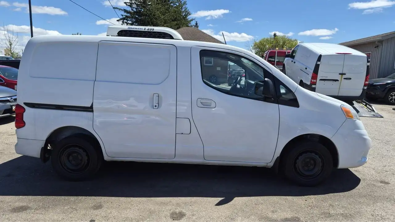Nissan NV200 photo Nissan NV200