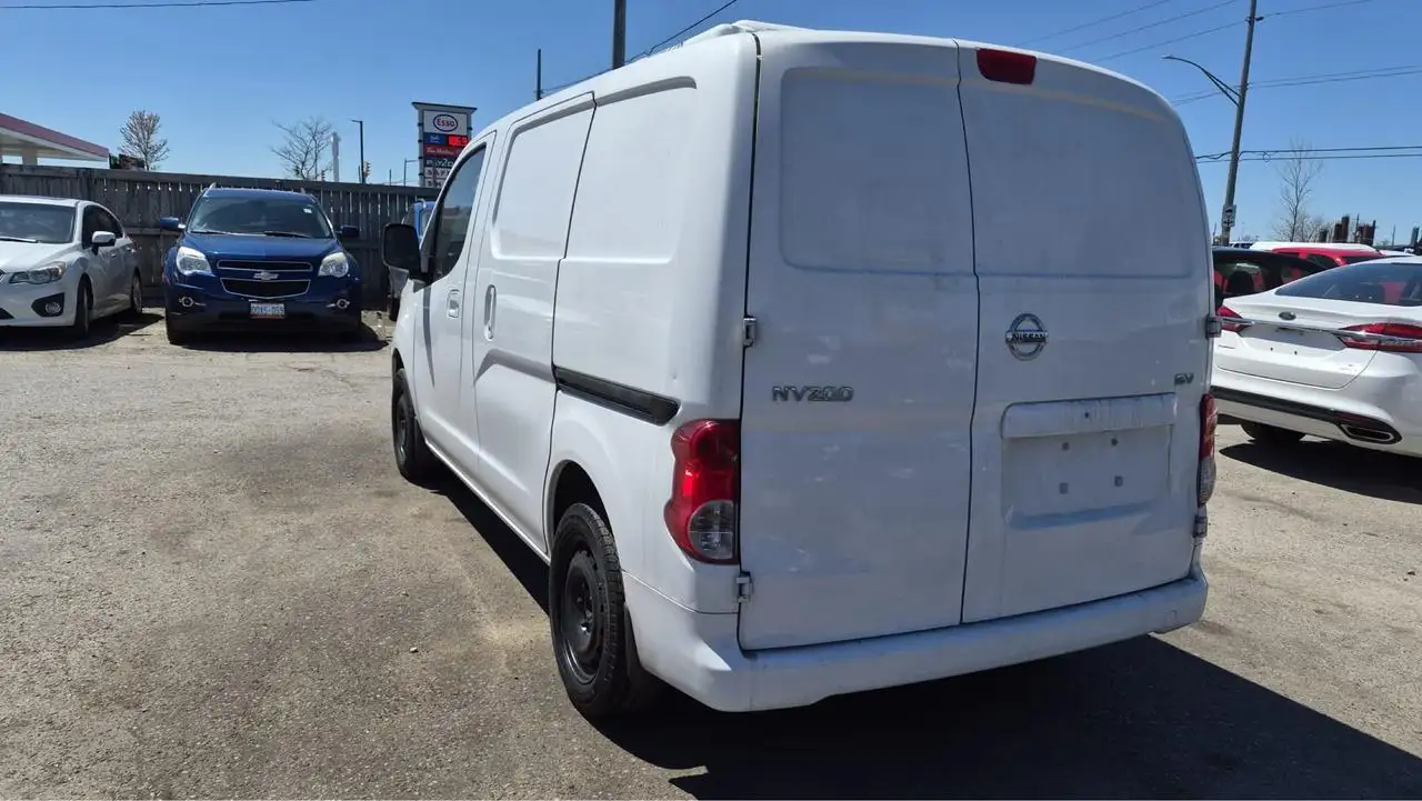 Nissan NV200 photo Nissan NV200