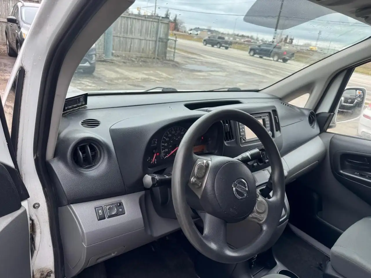 Nissan NV200 снимка Nissan NV200