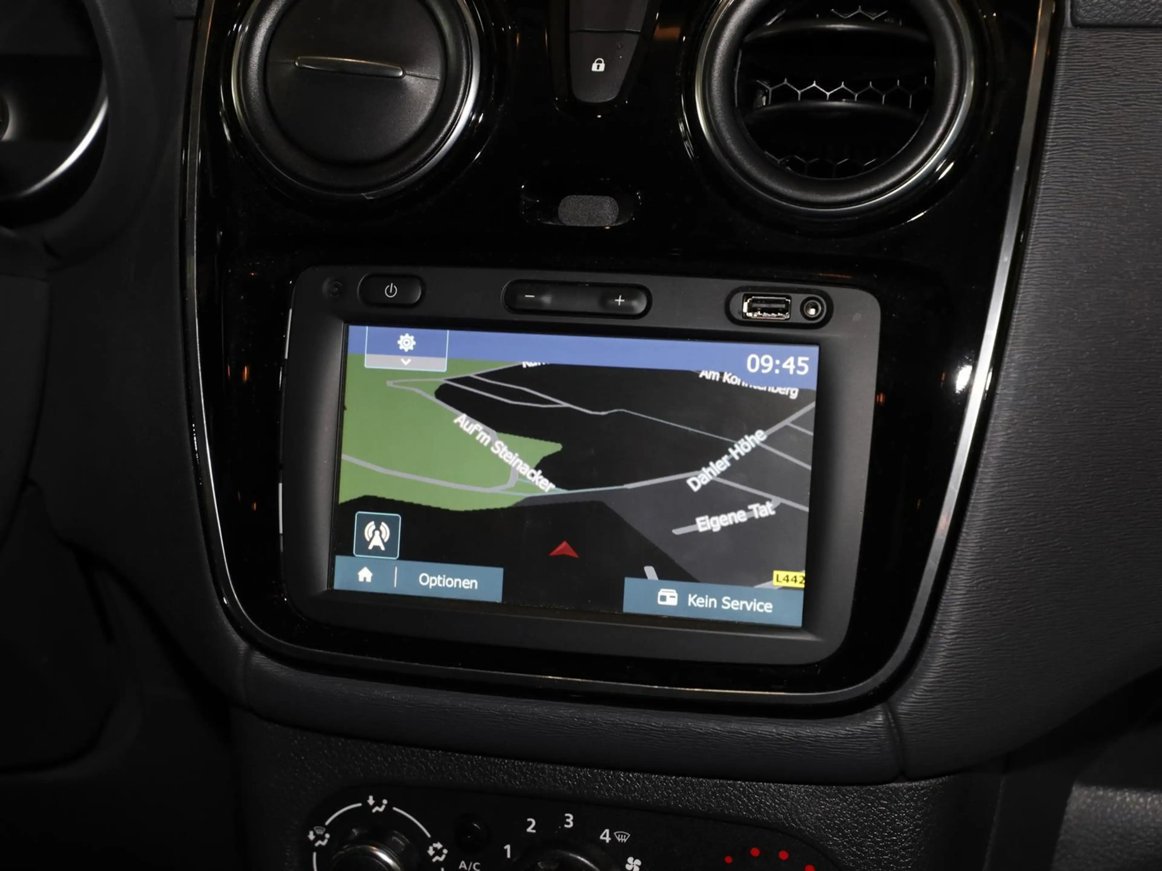 Dacia Lodgy Stepway TCe 130 7-Sitzer NAVI SHZ RFK PDC — photo 6