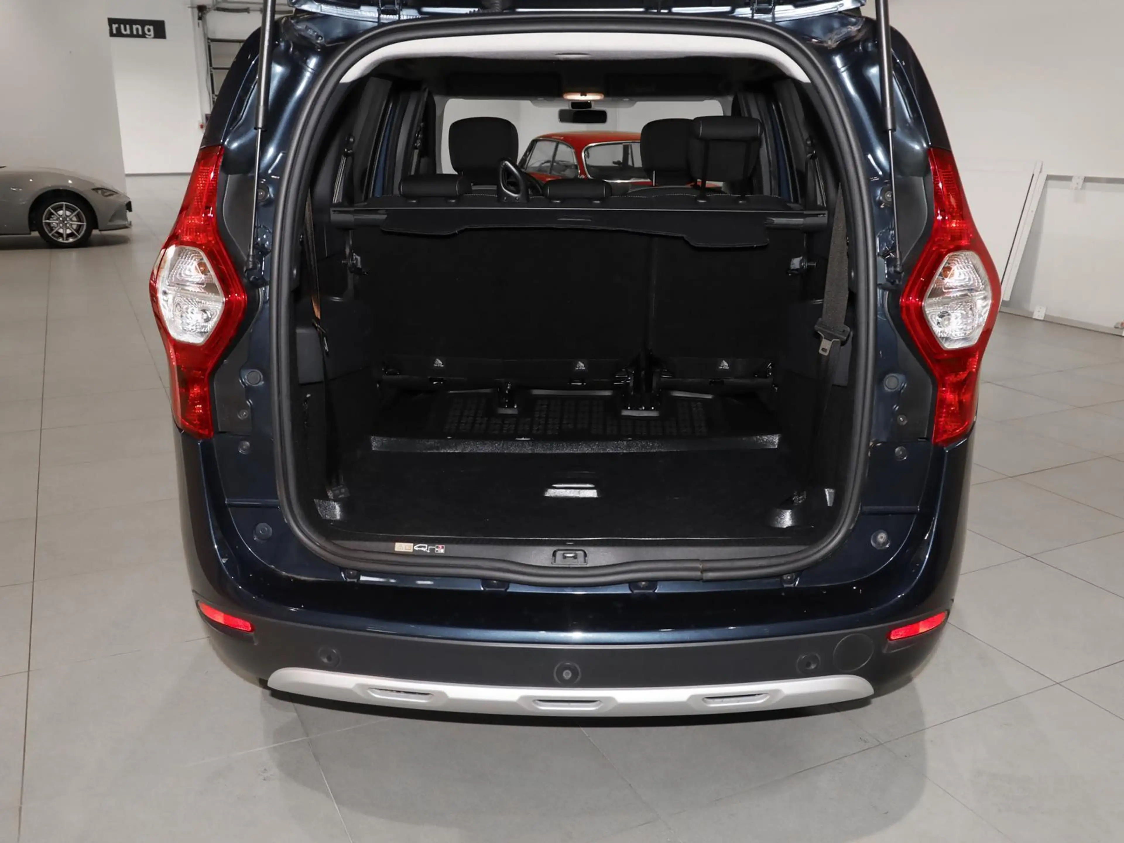 Dacia Lodgy Stepway TCe 130 7-Sitzer NAVI SHZ RFK PDC — photo 10