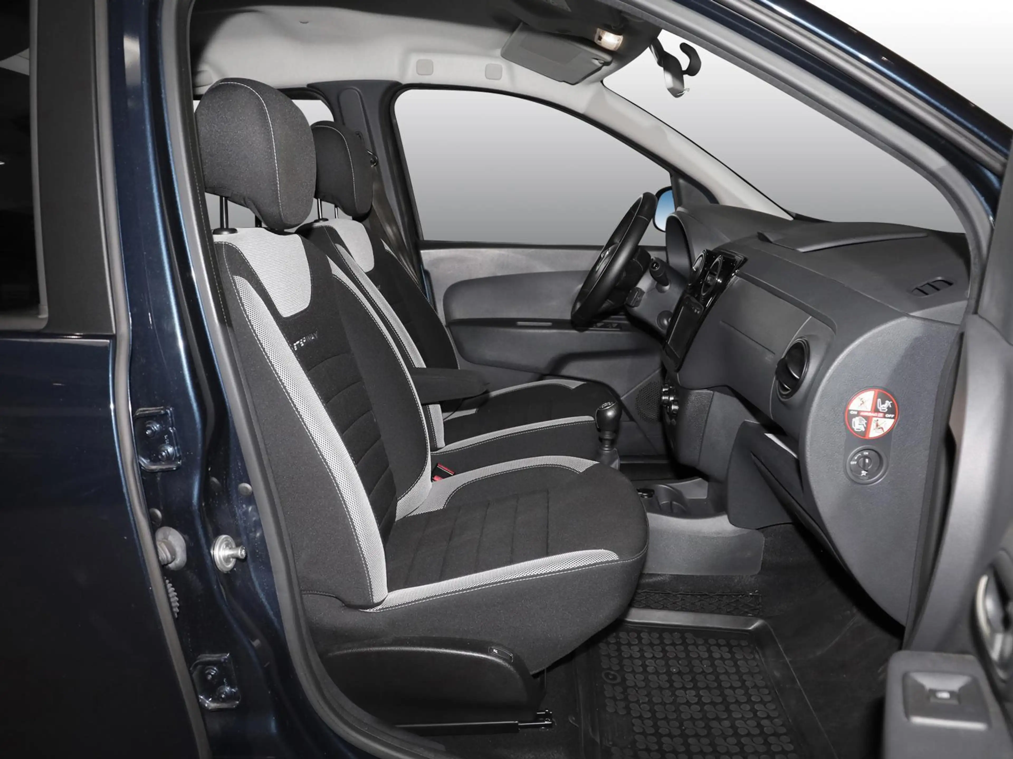 Dacia Lodgy Stepway TCe 130 7-Sitzer NAVI SHZ RFK PDC — photo 3