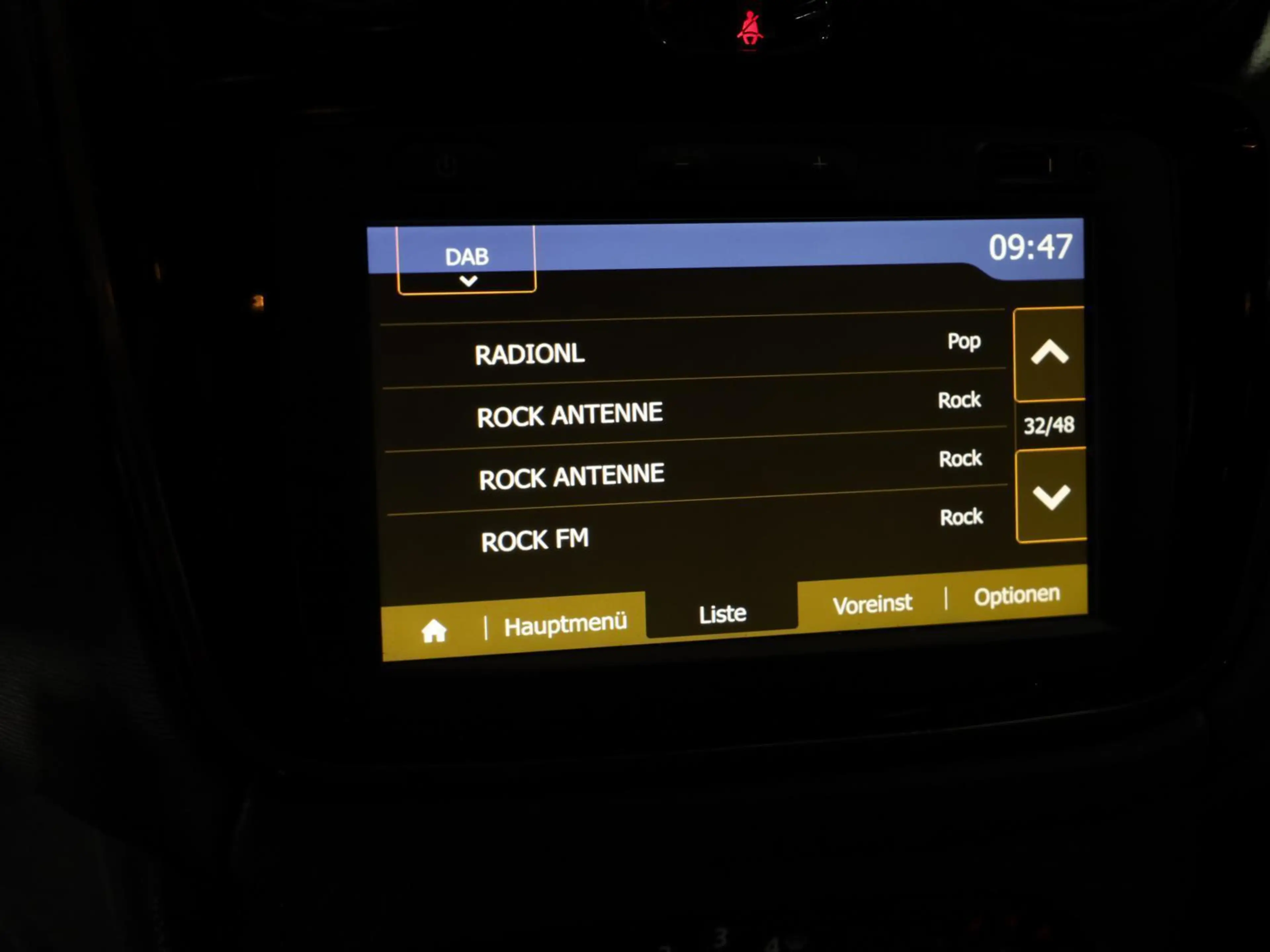 Dacia Lodgy Stepway TCe 130 7-Sitzer NAVI SHZ RFK PDC — photo 15