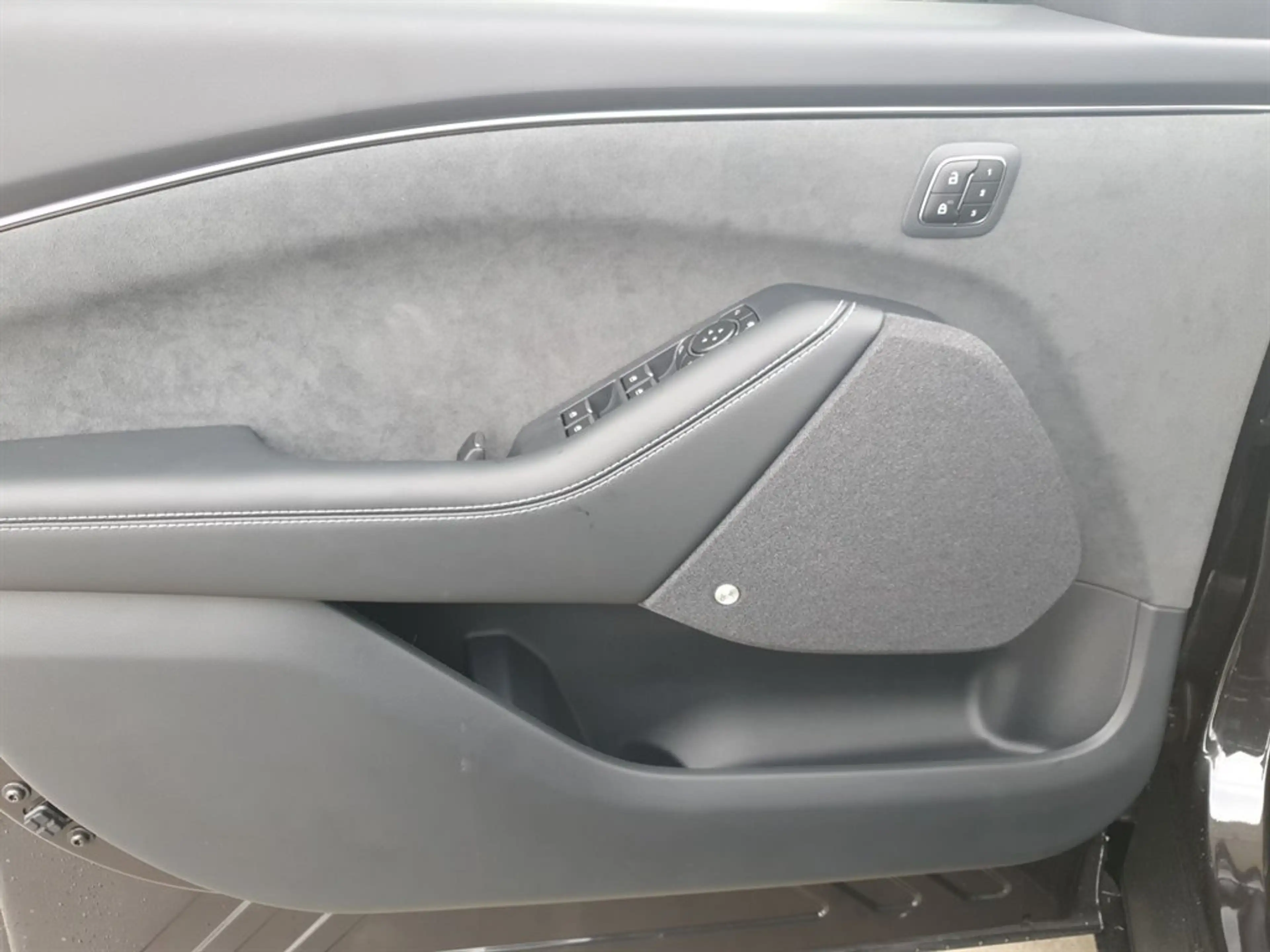Ford Mustang Mach-E 88kWh GT Elektro Extended Range — photo 10